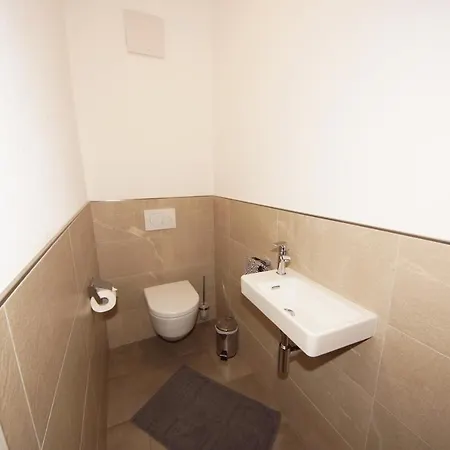 Viktoria Apartamento *